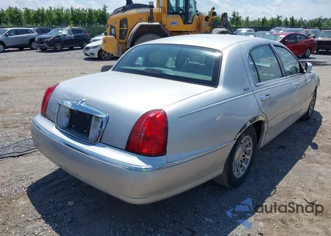 1998 Lincoln Town Car Signature from USA, damaged, VIN 1LNFM82W1WY674095